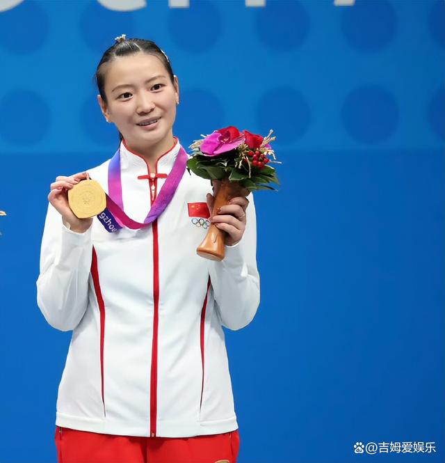 穆古鲁扎重返赛场，持续失利首场状态出色，勇士观众沸腾！观众掌声雷动的简单介绍